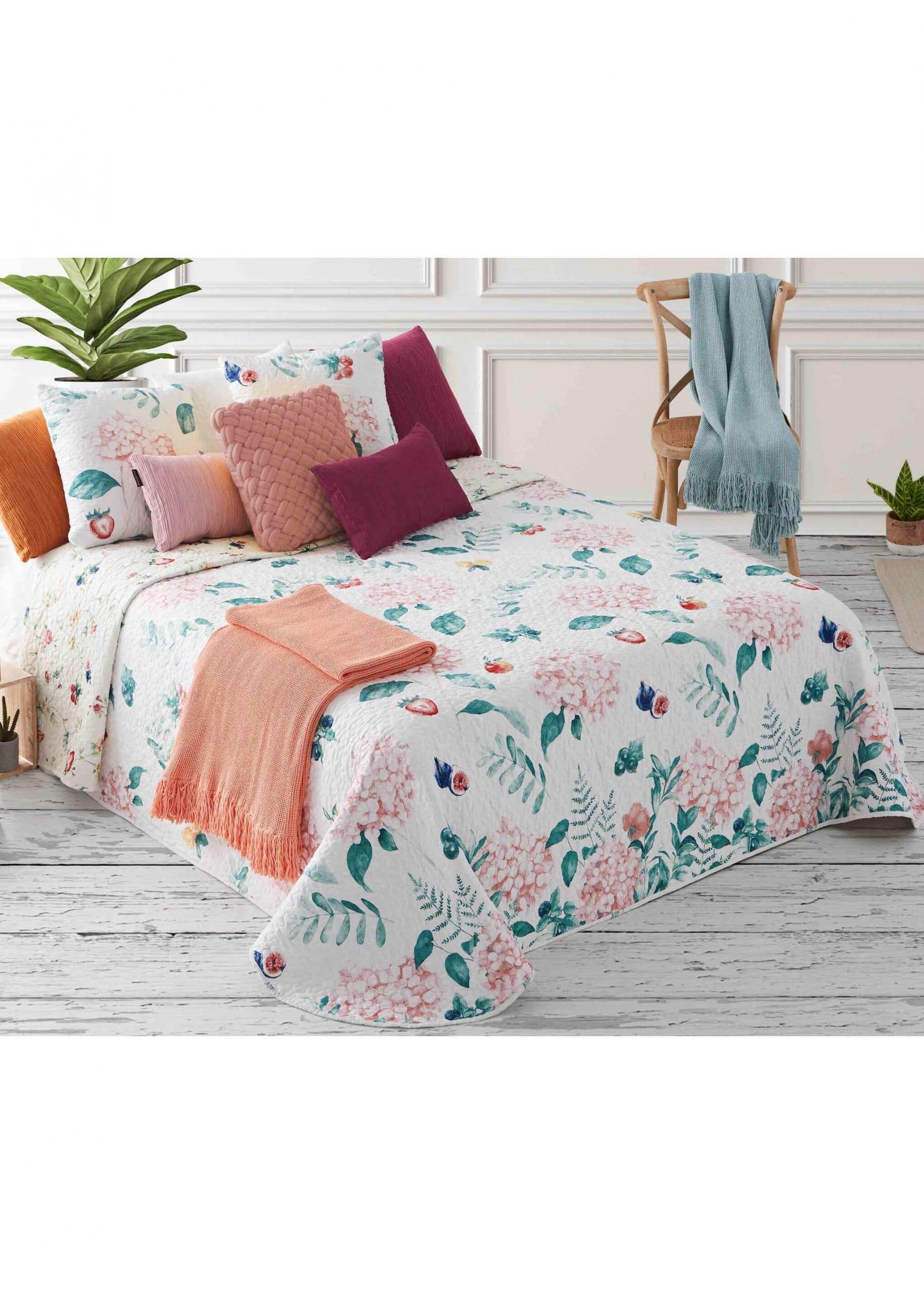 trapunta per letto matrimoniale con foglie e frutti