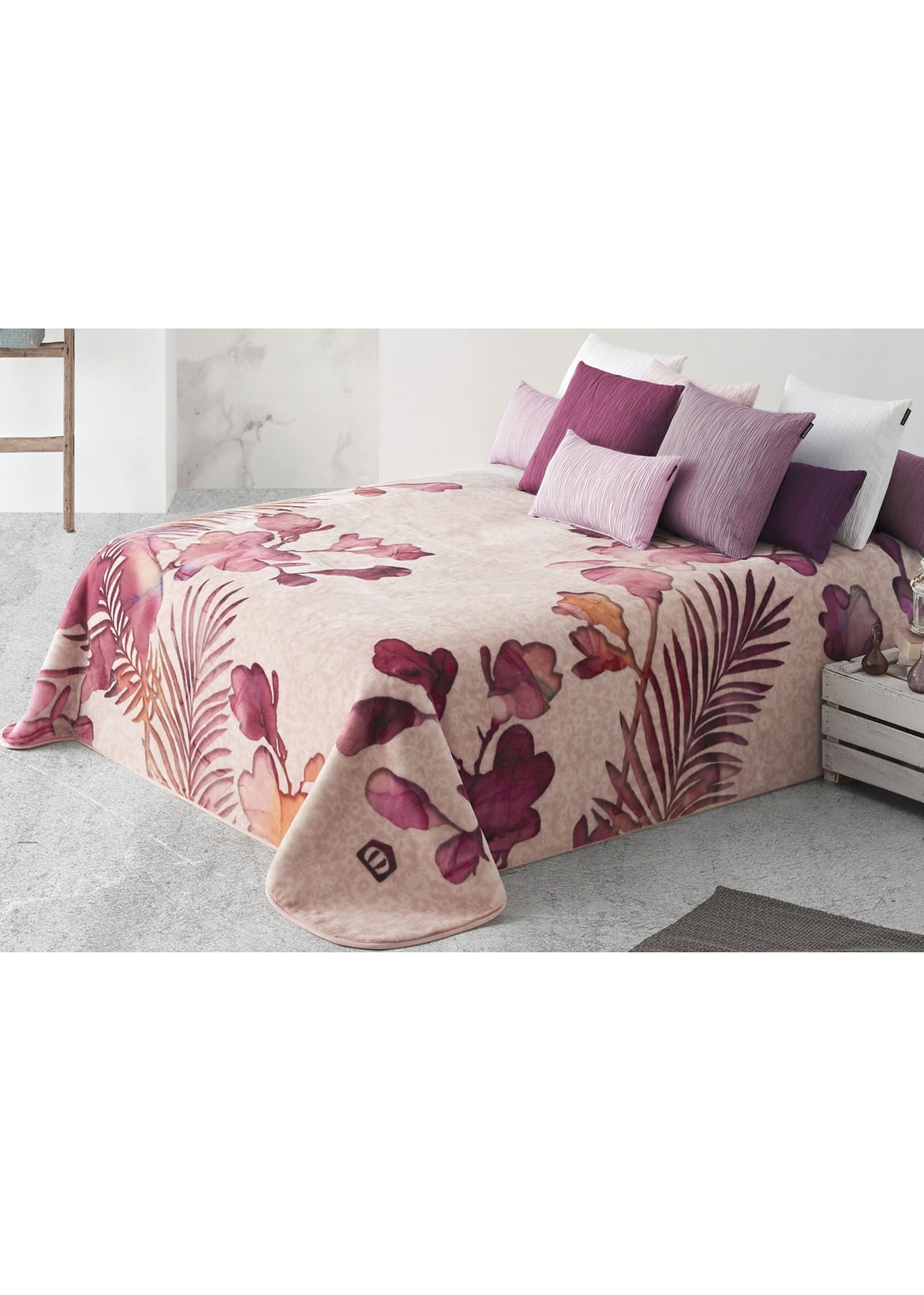 copriletto rosa con foglie per letto matrimoniale
