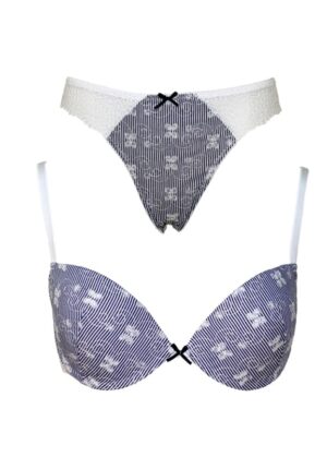 completo intimo con push-up e brasiliana con pizzo bianco