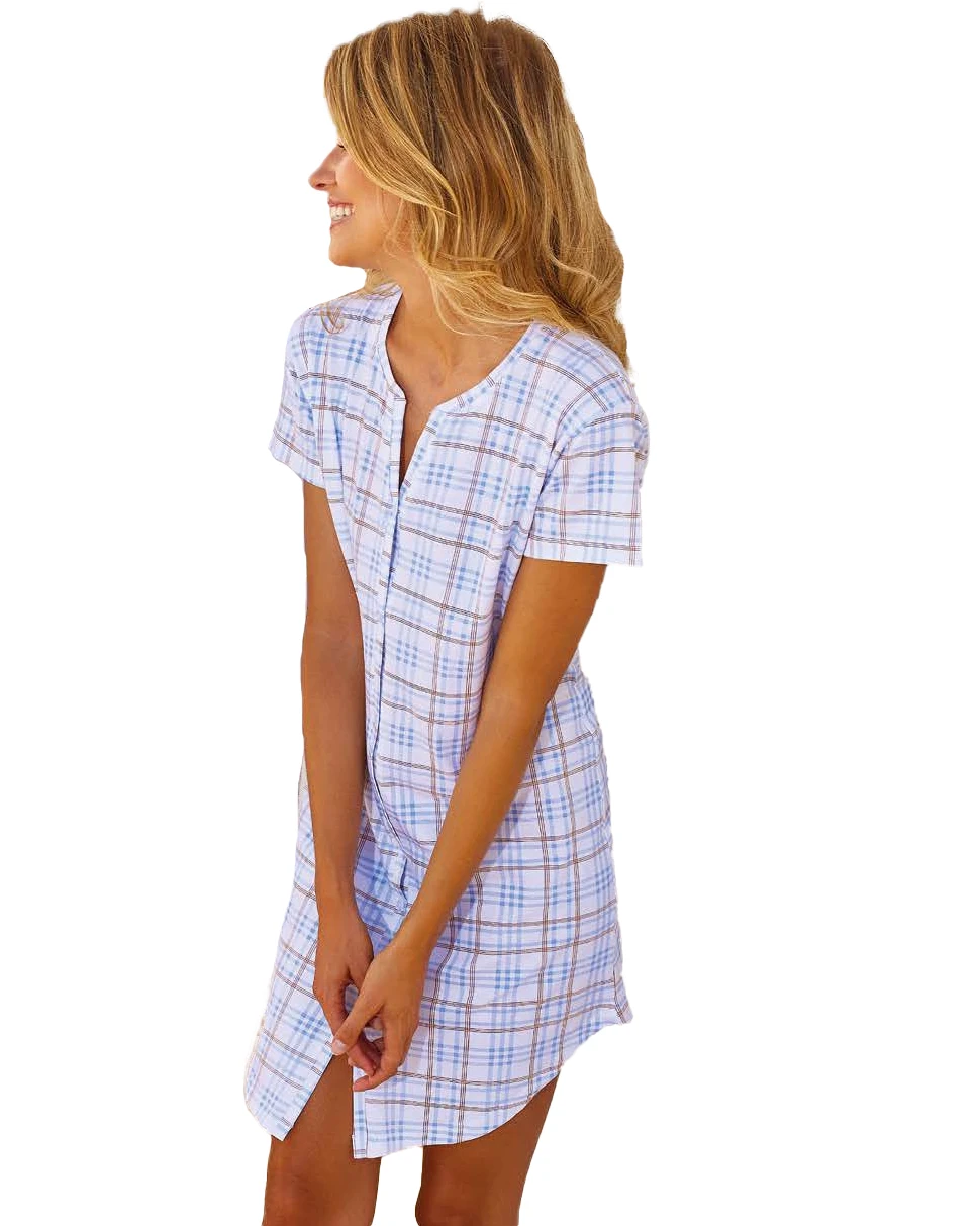 camicia da notte femminile con bottoni a quadri