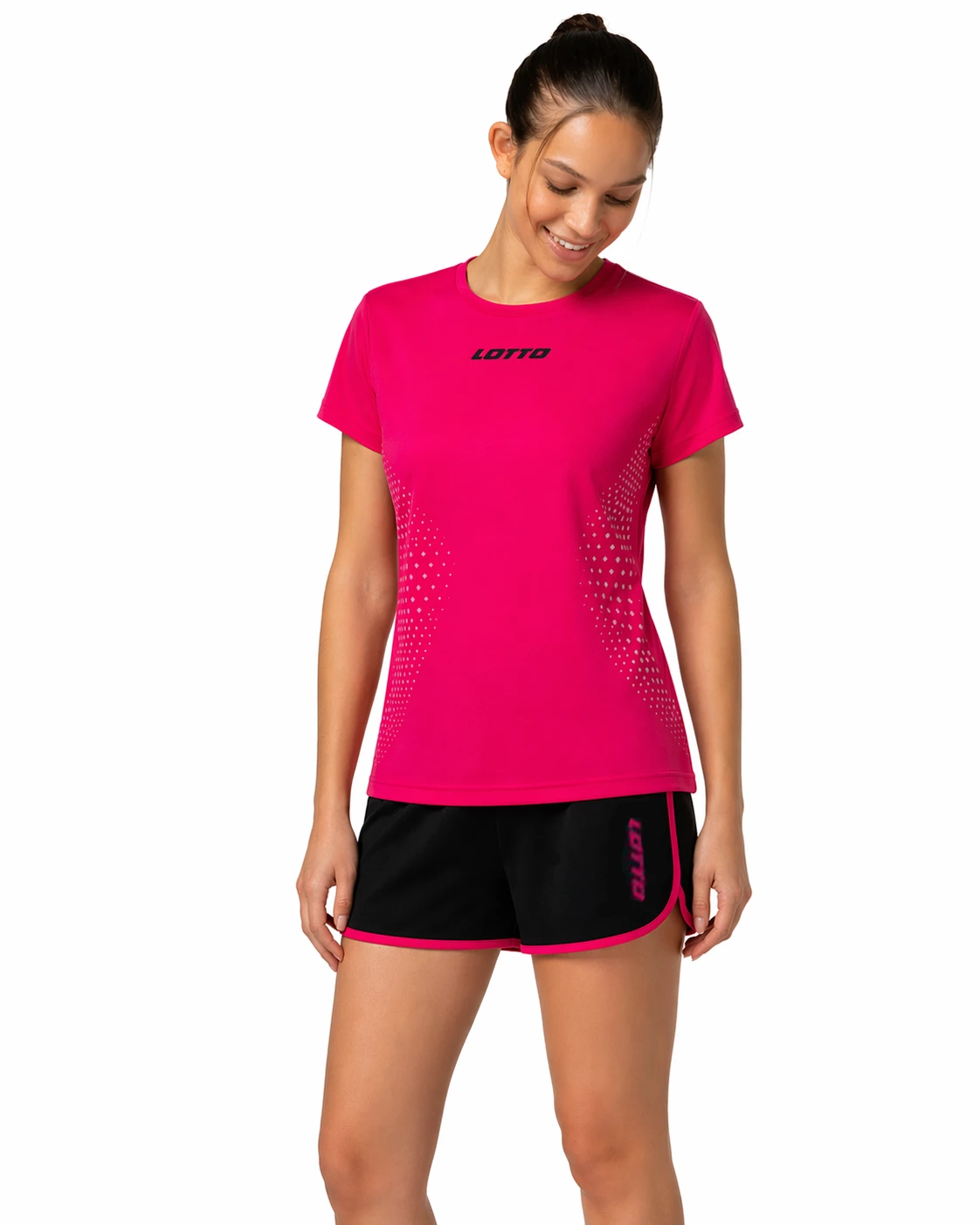 modella con pigiama fucsia sportivo cotone lotto